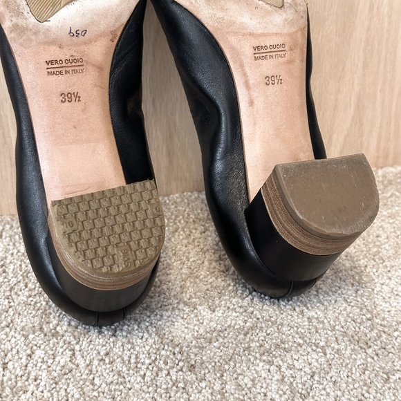 AGL Cap Toe Black Leather Pump Elastic Topline Block Heel - Picture 14 of 15